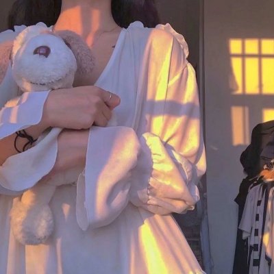 这个皇后不对劲